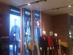 -王府井百货熙地港店