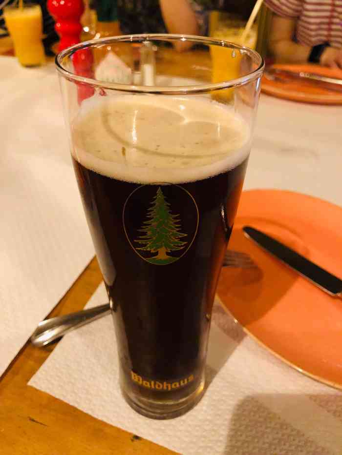 72人赞谗谗猴2014年10月30日打分在巴登巴登也算人气旺的店.