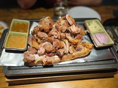 焖炉秘制烤羊腿-葡萄集|滋味新疆菜·精酿酒馆(瑞豪酒店)