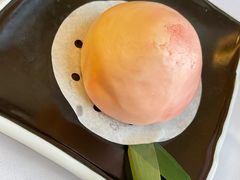 蛋黄莲蓉寿桃包-广州酒家(昌岗地铁站店)