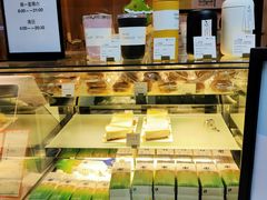 面包甜点陈列柜-麦隆咖啡(北大店)