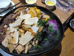 -一朵菌·野生菌探索家火锅(南亚店)