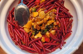 Cloud Pepper Beefsteak Mushroom with Stone Chicken
