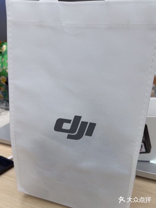 DJI大疆(深圳华强北曼哈授权体验店)图片