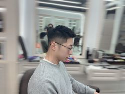 -尤司男士国潮理发馆