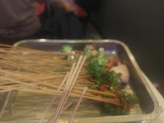 -钢管厂五区小郡肝串串香(蜀都万达店)