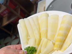 -洪氏嗨捞·广东猪肚鸡·椰子鸡火锅(西咸万象城店)