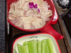 -醉董牛川派鲜肉自选火锅(烟台店)