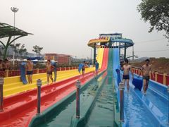 -汤山欢乐水世界