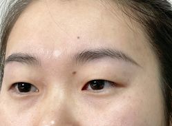 -一个差评成就的纹眉店