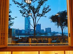-蟹家大院 · 独揽江景(滨江店)