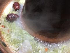 -果松木炭酸菜铜火锅·外婆参鸡汤