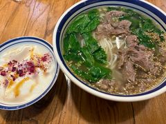 -云阿蛮云南生烫牛肉米线(奉贤路店)