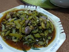 酸菜炒鸡杂-幽优农庄·森波拉特色本地农家菜