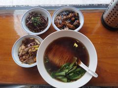 二寸笋尖拷肉面-君东记本帮面馆(天钥桥路店)