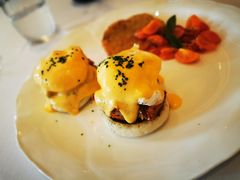 班尼迪克蛋配烟熏三文鱼-Jean Georges