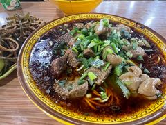 -胥佳烧鸡公牛肉面馆