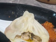 -莱莱小笼·乔艾