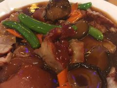 红烧元蹄-伍月花酒楼