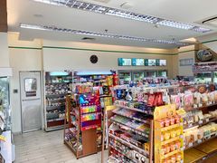 零售区-全家便利店(愚园店)