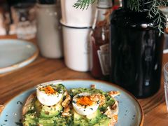 牛油果煮蛋吐司-RAC BAR(安福路店)