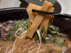 松山拉面-Lia Cafe Bar Restaurant松山咖啡屋