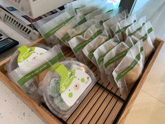 -顶东面包花园·生日蛋糕(世博店)