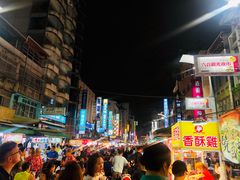 -六合夜市