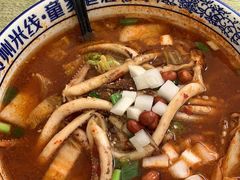 水煮鱿鱼须米线-贵州米线(童家巷店)
