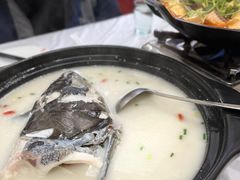 鱼头汤-万佛湖许老大铁锅鱼(黑金冠店)
