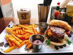 招牌鹅肝牛肉汉堡-Grinder 绞肉机汉堡(武定路店)