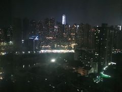 -全季酒店(重庆李子坝牛角沱地铁站店)