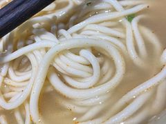 -亮亮面馆(经六路店)