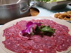 -领鲜潮牛鲜牛羊肉火锅(宏昌店)