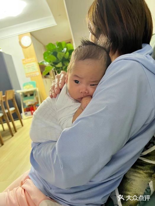 苏州雏渐肥月嫂图片