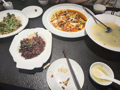 -万重锦·人文川菜馆(骡马市店)