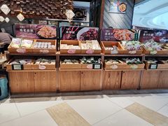 面包甜点陈列柜-云海肴·汽锅鸡·云南菜(东坝金隅店)