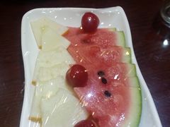 赠送果盘-玉泉酱羊骨饭庄(青吉里店)