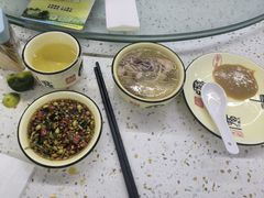 -墨脱石锅椰子鸡•香草鸭•东山羊(大东海店)