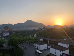 -铂逸梦秦酒店(横店梦幻谷店)
