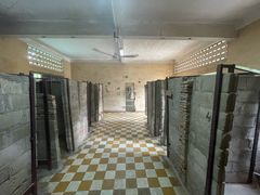 -吐斯廉屠杀博物馆