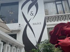 -Mark&Mars Restaurant