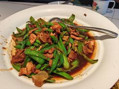 -阿瓦山寨·湘菜现炒·剁椒鱼头王(咸阳总店)