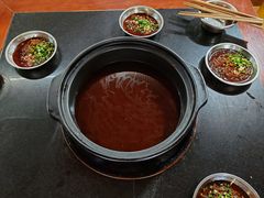 餐具摆设-老杨砂锅鱼庄