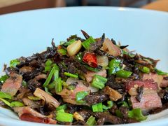 小炒腊肉皮条菌-一坐一忘云南菜(三里屯店)