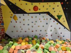 -反弹蹦床公园·亲子乐园·团建·派对(尚品奥莱店)