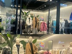 -王府井奥莱临潼小镇(临潼店)