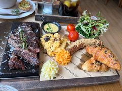 -Mark&Mars Restaurant