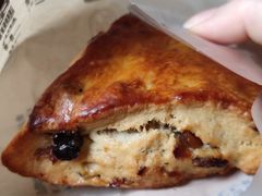 黄油葡萄干司康-瑞幸咖啡(苏河1号店)