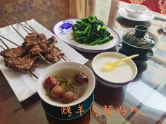 -三江源美食城